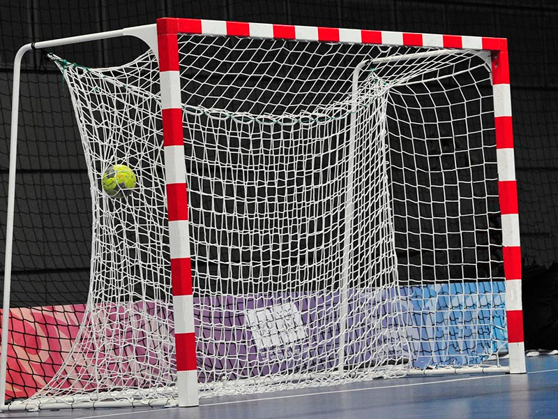 handbal doel met wit smoornet