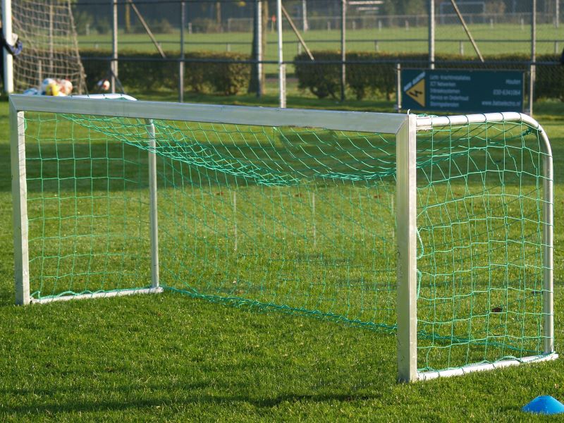 mini doel met groen doelnet 1,8x1,2x0,7x0,7m 3mm draad dikte maaswijdte 100mm