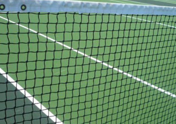 tennisnet met enkele topmaas