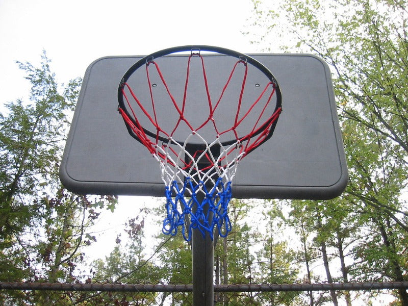 Basketbal rood wit blauw koop je nu bij de Sportnettenshop