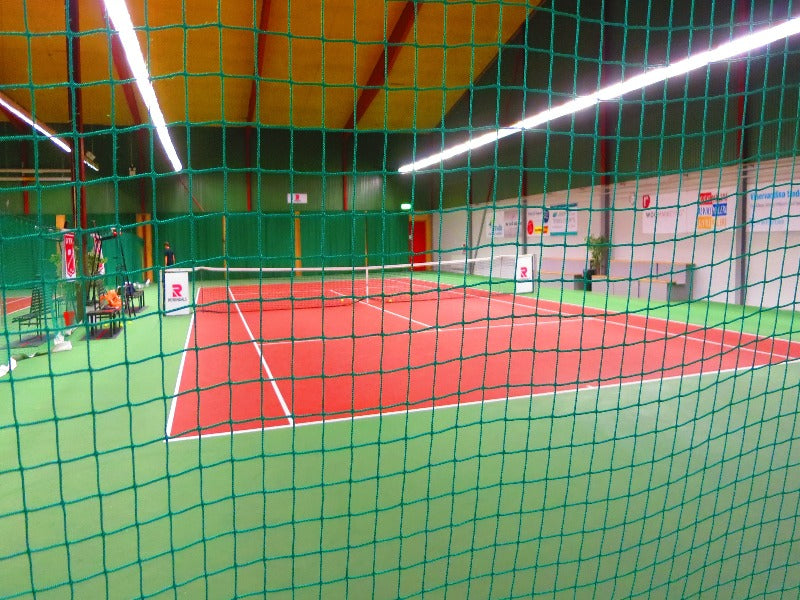 afschermnet voor tennishal of sporthal